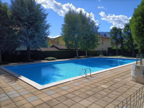 House in a beautiful residence with garden, swimming pool and parking spot - Larihome A07 Domaso